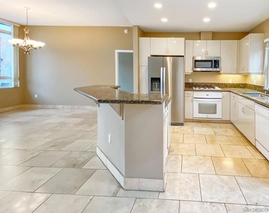 555 Front St - Photo Thumbnail 10