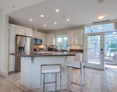 555 Front St - Photo Thumbnail 11