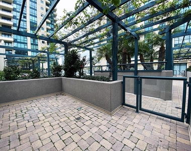 555 Front St - Photo Thumbnail 38