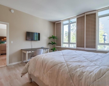 555 Front St - Photo Thumbnail 23
