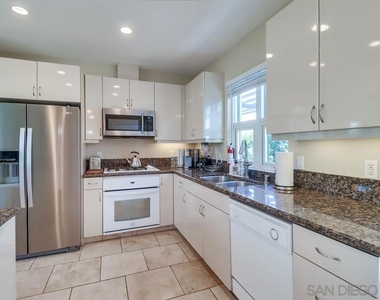 555 Front St - Photo Thumbnail 6