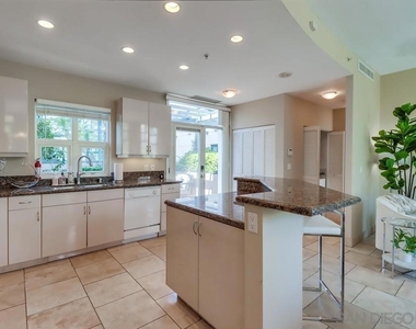 555 Front St - Photo Thumbnail 9