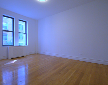 West 12th Street - Photo Thumbnail 2