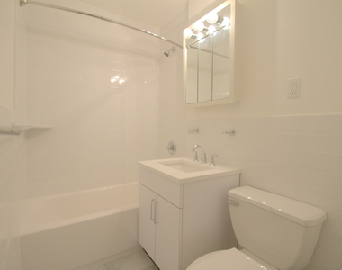 West 22nd Street - Photo Thumbnail 2