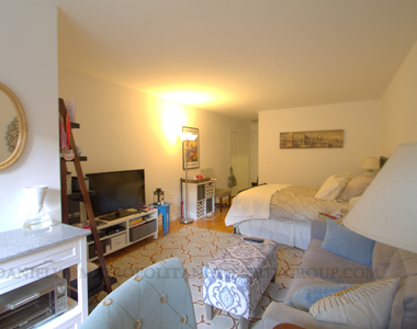 East 35th Street - Photo Thumbnail 2