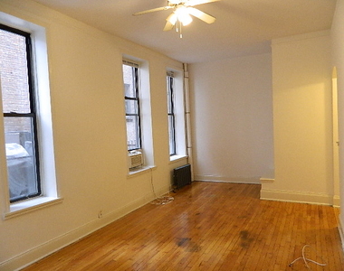 East 55th Street - Photo Thumbnail 5