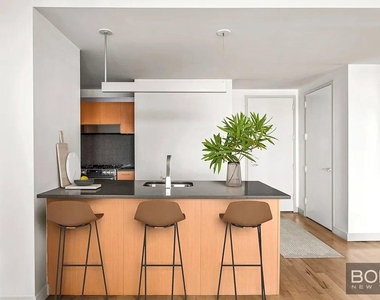 Spruce Street - Photo Thumbnail 6