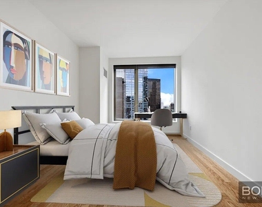 Spruce Street - Photo Thumbnail 1
