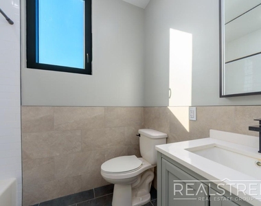 2801 Tilden Avenue - Photo Thumbnail 7