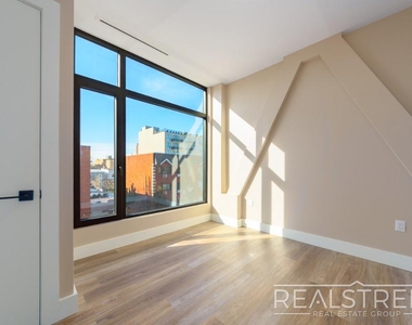 2801 Tilden Avenue - Photo Thumbnail 5