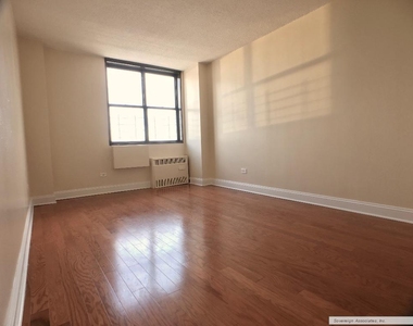 3333 Broadway - Photo Thumbnail 8