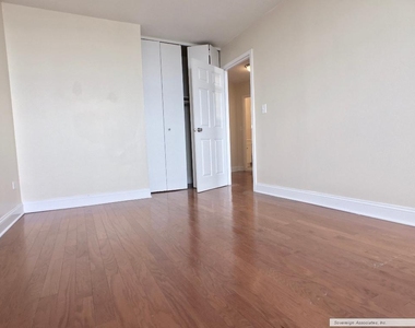 3333 Broadway - Photo Thumbnail 9