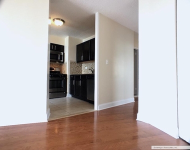 3333 Broadway - Photo Thumbnail 4