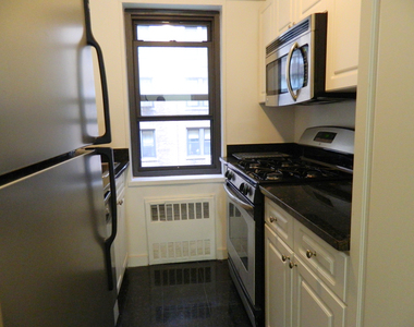 East 56th Street - Photo Thumbnail 2