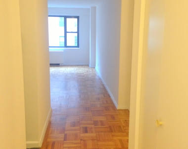 East 56th street - Photo Thumbnail 3