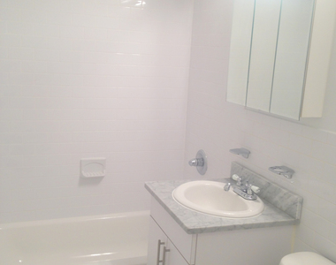 East 56th street - Photo Thumbnail 2