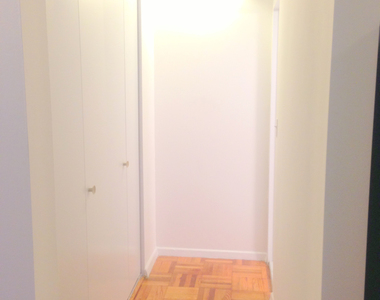 East 56th street - Photo Thumbnail 4