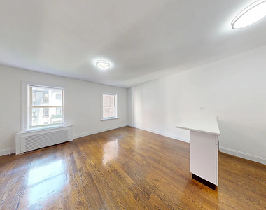 East 65th Street - Photo Thumbnail 1