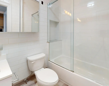 East 65th Street - Photo Thumbnail 3