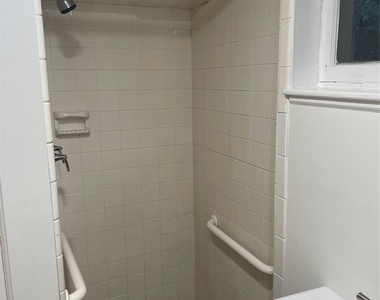 16 Houghton Boulevard - Photo Thumbnail 4