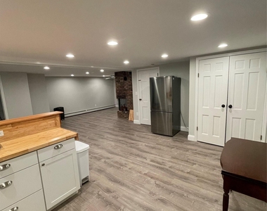 16 Houghton Boulevard - Photo Thumbnail 2