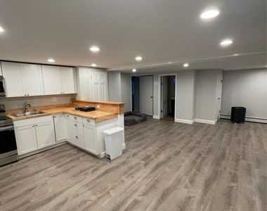 16 Houghton Boulevard - Photo Thumbnail 3