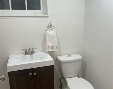 16 Houghton Boulevard - Photo Thumbnail 5