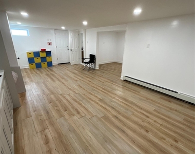26 Locust Avenue - Photo Thumbnail 4
