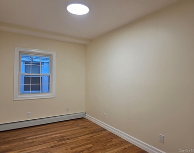9112 Park Lane S - Photo Thumbnail 5