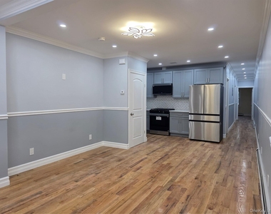 9112 Park Lane S - Photo Thumbnail 1