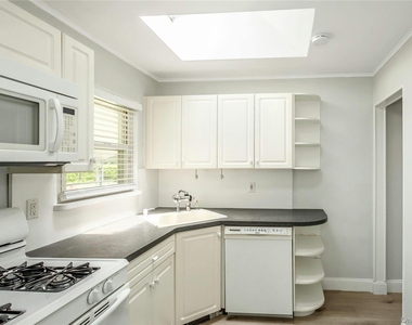 83 Knickerbocker Road - Photo Thumbnail 10