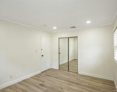 83 Knickerbocker Road - Photo Thumbnail 15
