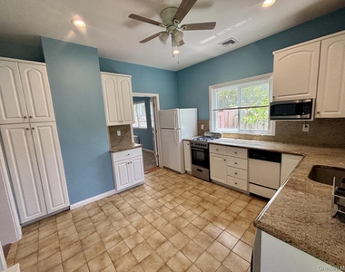 42 Bella Vista Avenue - Photo Thumbnail 1