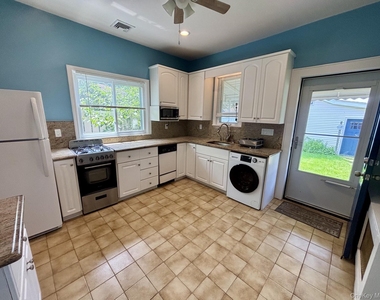 42 Bella Vista Avenue - Photo Thumbnail 2