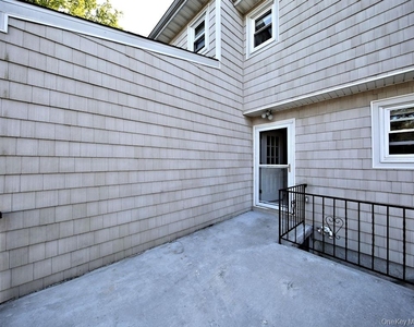 33 Summit Avenue - Photo Thumbnail 12