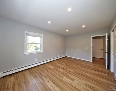 33 Summit Avenue - Photo Thumbnail 6