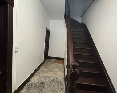135 Fifth Avenue - Photo Thumbnail 2