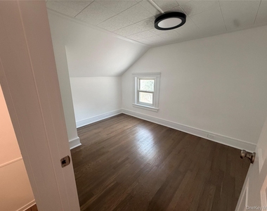 94 Center Street - Photo Thumbnail 14