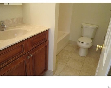 418 Tondo Circle - Photo Thumbnail 10