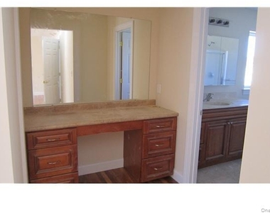 418 Tondo Circle - Photo Thumbnail 8