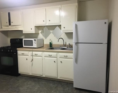 13 Benton Avenue - Photo Thumbnail 2
