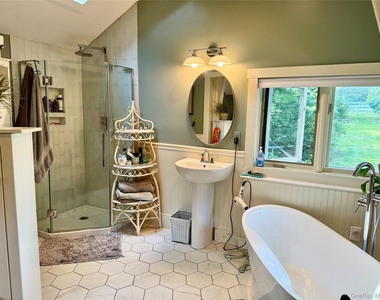 718 River Road - Photo Thumbnail 17