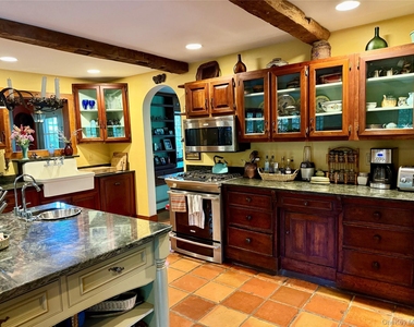 718 River Road - Photo Thumbnail 3