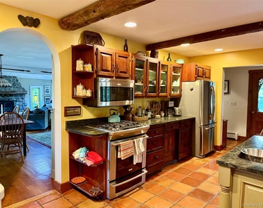 718 River Road - Photo Thumbnail 2