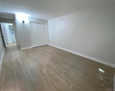 85 N Middletown Road - Photo Thumbnail 10