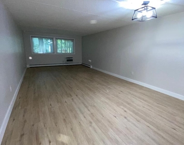 85 N Middletown Road - Photo Thumbnail 7