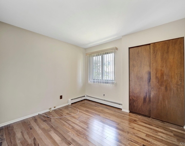 40 Lowell Street - Photo Thumbnail 5