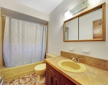 40 Lowell Street - Photo Thumbnail 9
