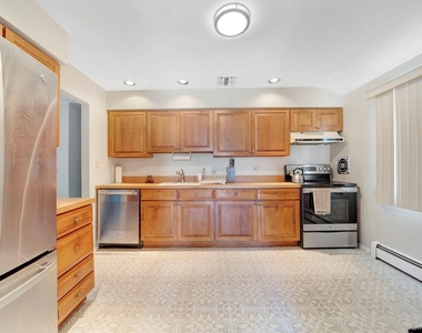 40 Lowell Street - Photo Thumbnail 11