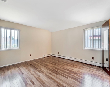 40 Lowell Street - Photo Thumbnail 7